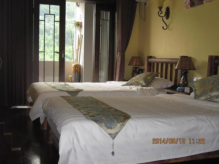 Цзуньи: Danxia Valley Inn