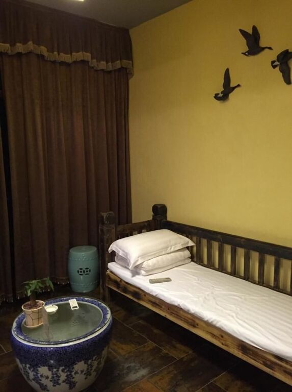 Цзуньи: Danxia Valley Inn