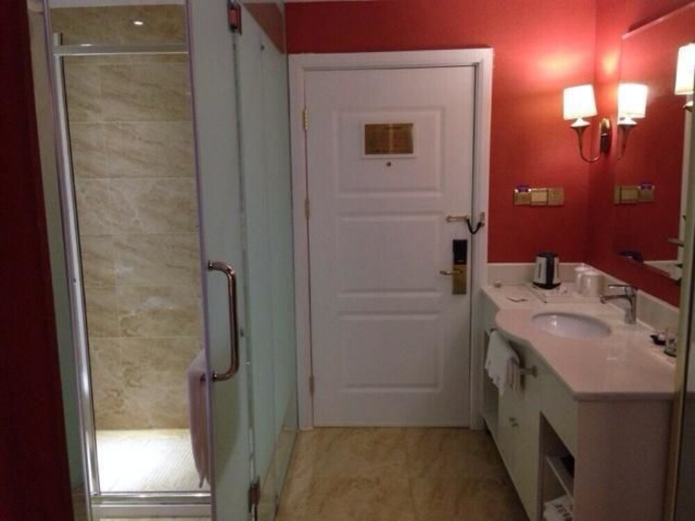 Чжэнчжоу: Kunlun Leju Business Hotel