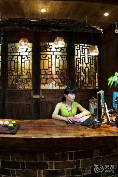 Чжанцзяцзе: Dielianhua Hongdouyuan Inn