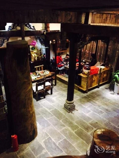 Чжанцзяцзе: Dielianhua Hongdouyuan Inn
