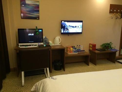Дунъин: Orange Hotel Dongying