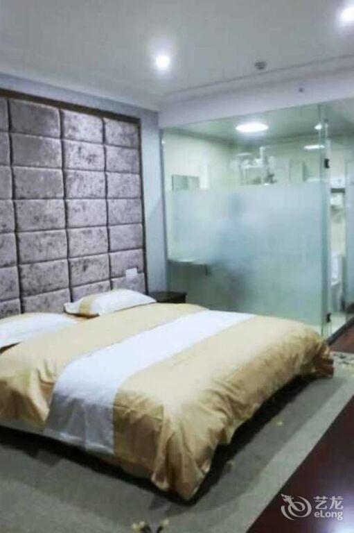 Ухань: One House Cinema Hotel (Hubei Institute of Economics)
