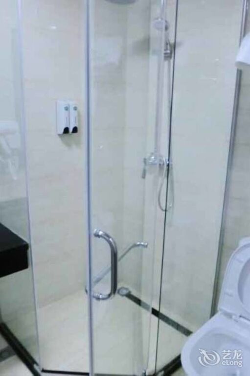 Ухань: One House Cinema Hotel (Hubei Institute of Economics)