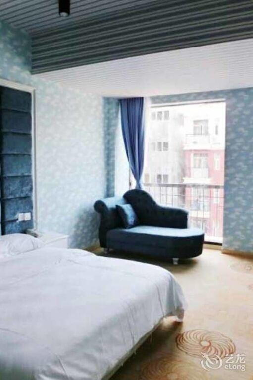 Ухань: One House Cinema Hotel (Hubei Institute of Economics)