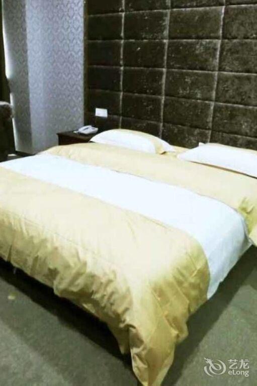 Ухань: One House Cinema Hotel (Hubei Institute of Economics)