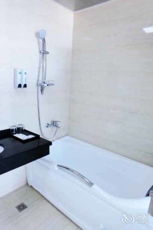 Ухань: One House Cinema Hotel (Hubei Institute of Economics)