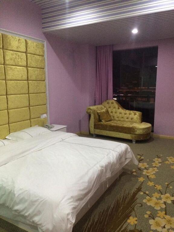 Ухань: One House Cinema Hotel (Hubei Institute of Economics)