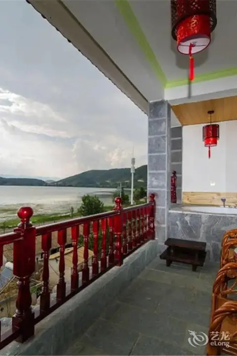 Дали: Shuanglang Yunlang Inn