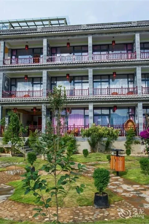 Дали: Shuanglang Yunlang Inn
