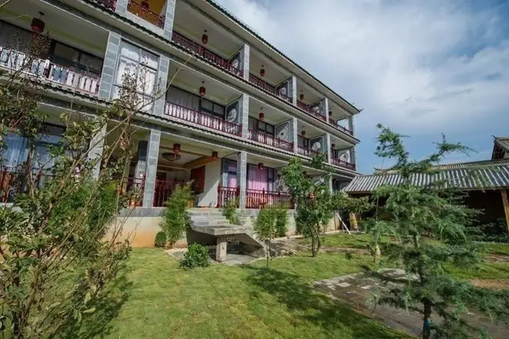 Дали: Shuanglang Yunlang Inn