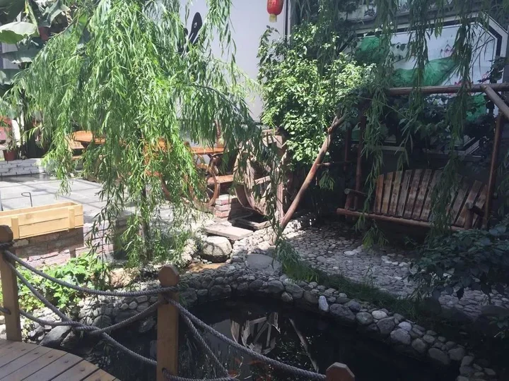 Дали: Dali Biewen Inn