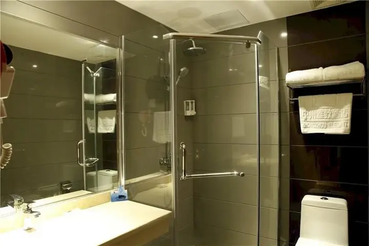 Кайфын: Kaifeng Zhongzhou Delicate Hotel