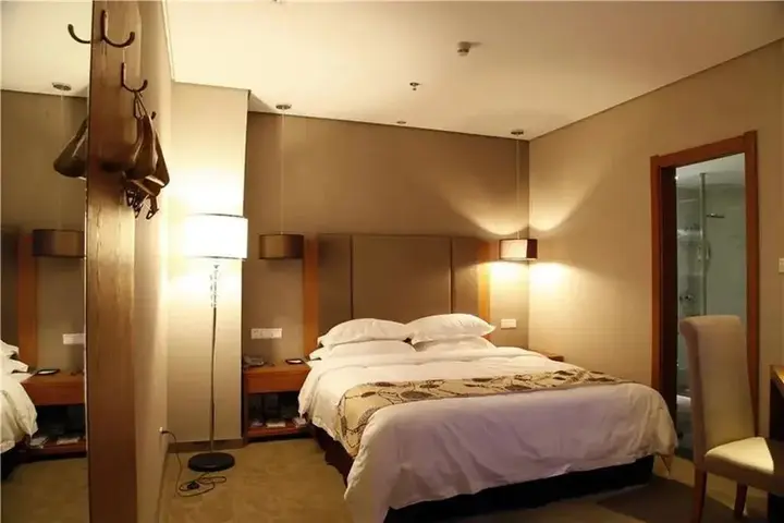Кайфын: Kaifeng Zhongzhou Delicate Hotel