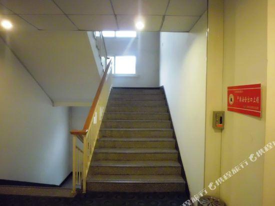 Лянфан: Sanhe Jieshen Business Hotel