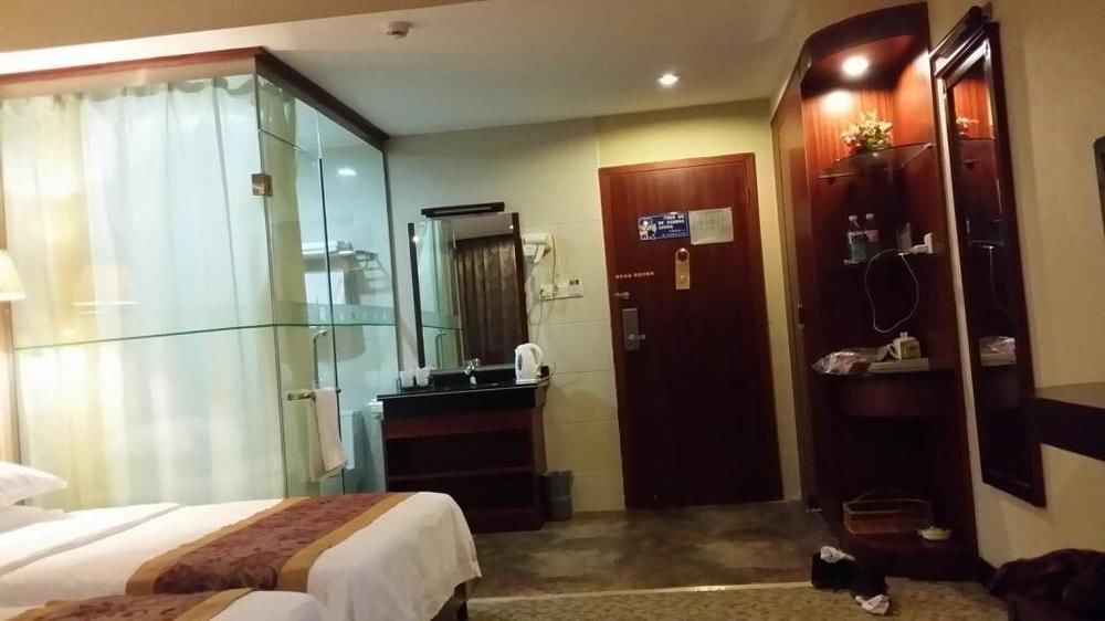 Саньхай: Qinzhou Lingshan Zhengjiu Hotel