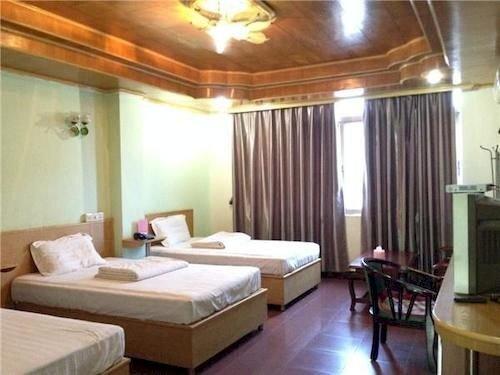 Цзиньюань: Qingyuan Yingdeqiaofeng Hotel