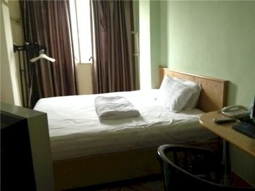 Цзиньюань: Qingyuan Yingdeqiaofeng Hotel