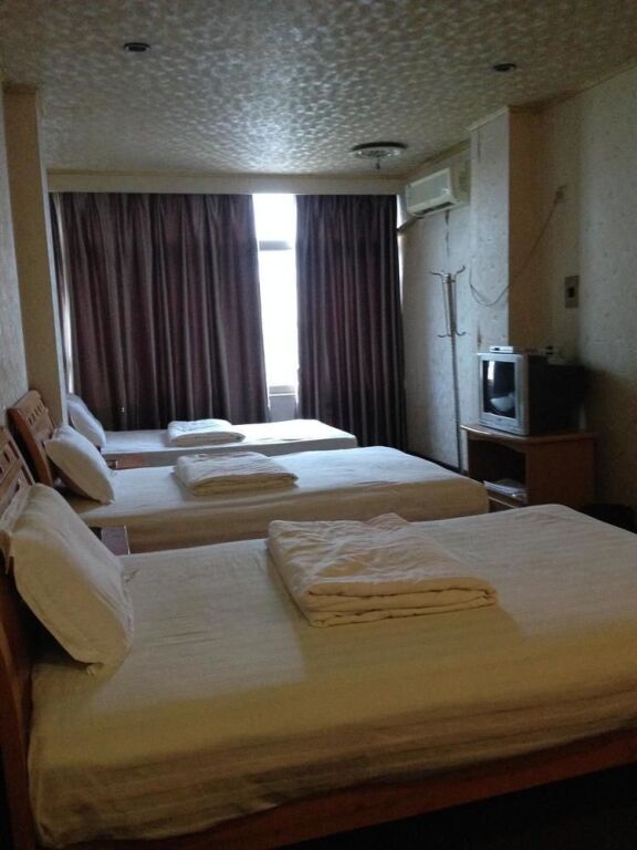 Цзиньюань: Qingyuan Yingdeqiaofeng Hotel