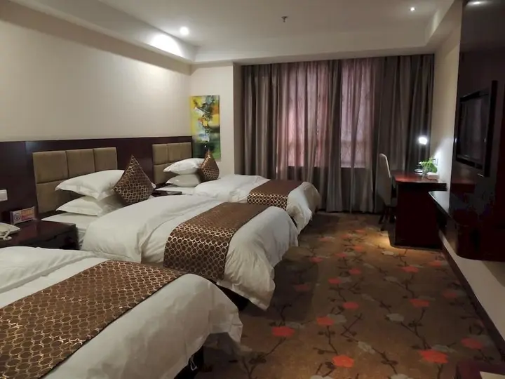 Хучжоу: Deqing Ruijing Holiday Hotel