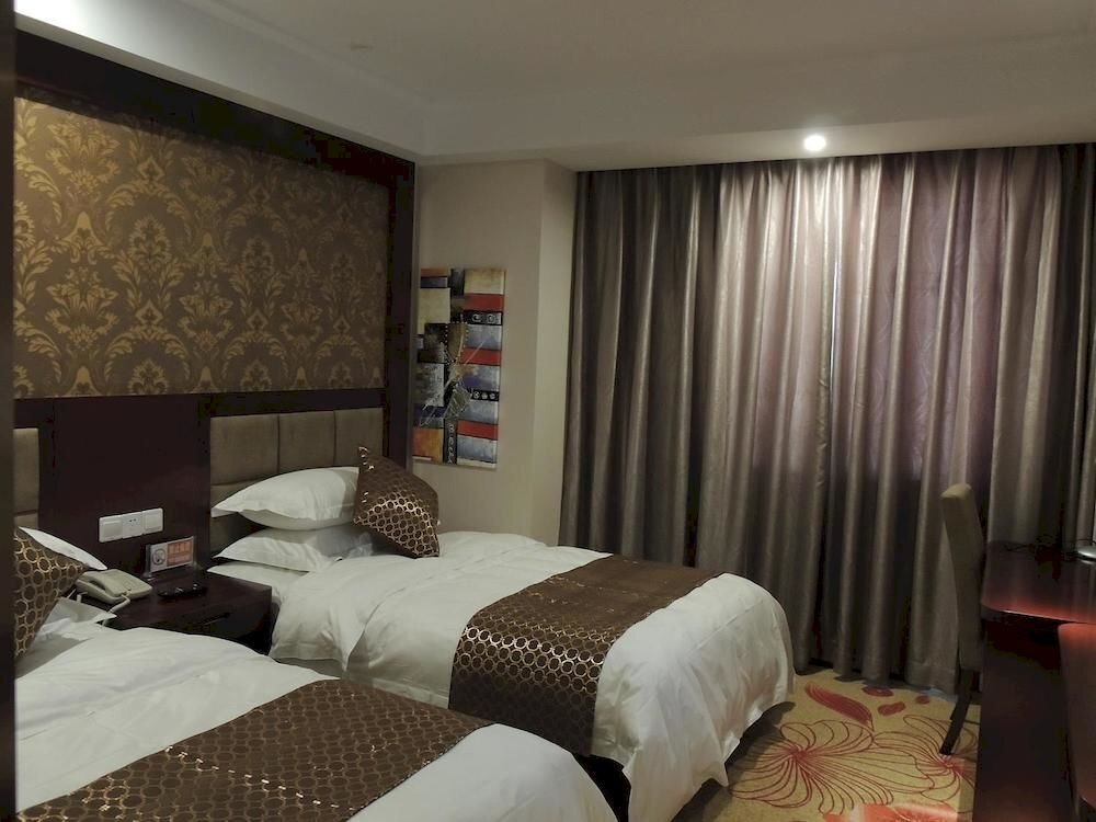 Хучжоу: Deqing Ruijing Holiday Hotel