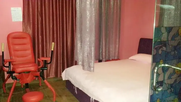 Циндао: Aike 100 Chain Hotel Time of Love Theme Hotel