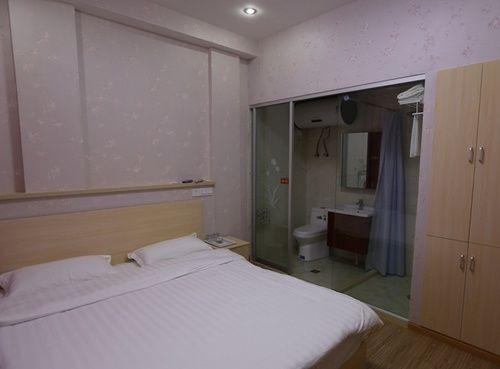 Шанхай: Kunshan Zhouzhuang Zhenzhen Inn