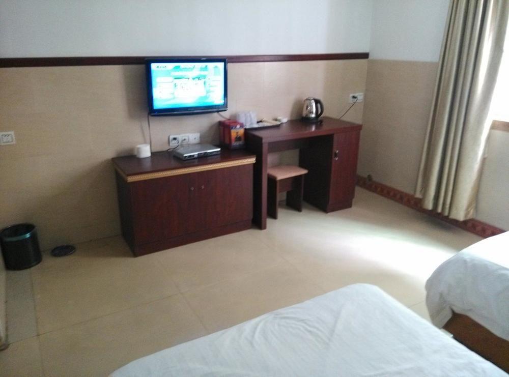 Цзиньюань: Qingyuan Lianzhou Huijing Express Hotel