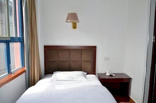Ухань: Wuhan Tianlun Holiday Hotel (Panlongcheng Jiahai Industrial Park)