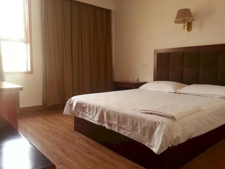 Ухань: Wuhan Tianlun Holiday Hotel (Panlongcheng Jiahai Industrial Park)