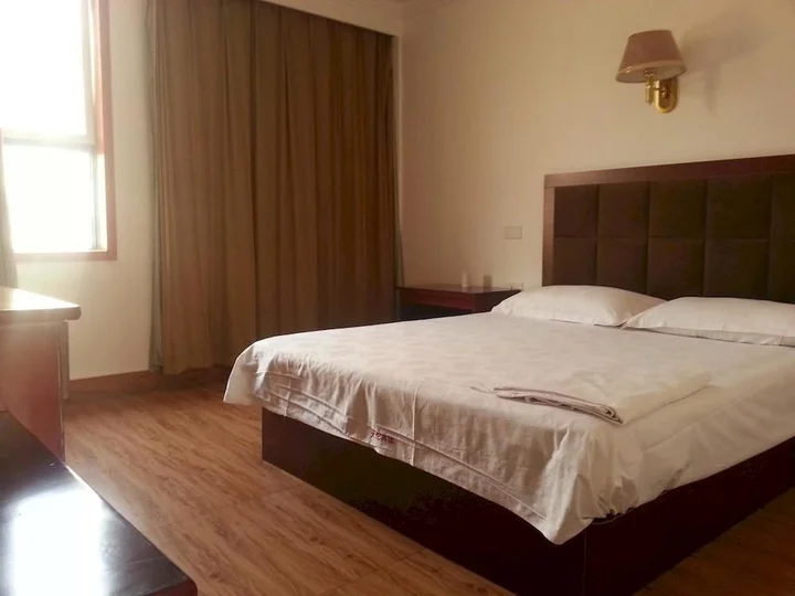 Ухань: Wuhan Tianlun Holiday Hotel (Panlongcheng Jiahai Industrial Park)