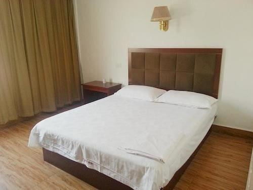 Ухань: Wuhan Tianlun Holiday Hotel (Panlongcheng Jiahai Industrial Park)