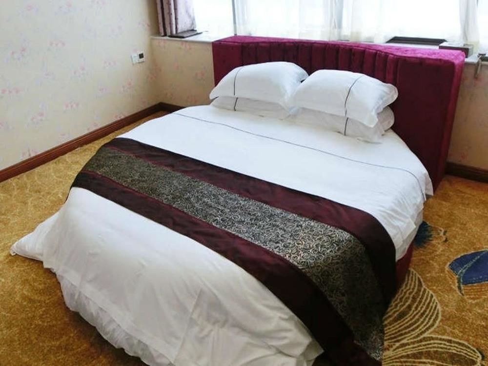Цзясинь: Head Holiday Hotel