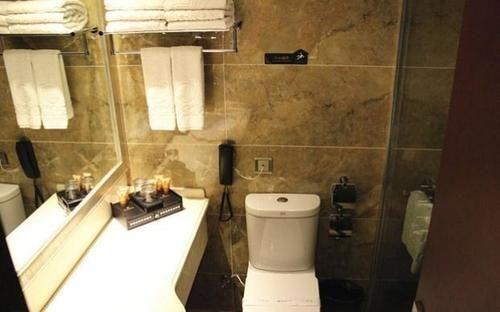 Лоян: Jinyue Business Hotel