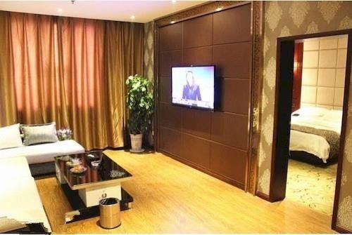 Лоян: Jinyue Business Hotel