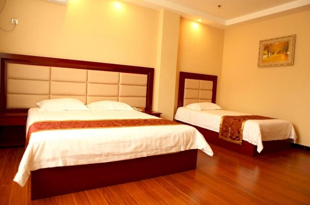 Чэндэ: Chengde Jinguyuan Hotel