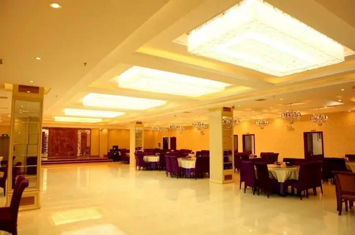 Чэндэ: Chengde Jinguyuan Hotel