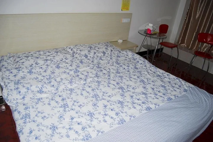 Ухань: Wuhan Ronghua Business Hotel