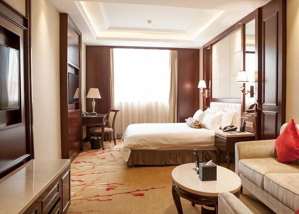 Дунъин: Jufeng Hotel