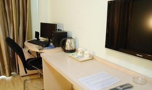 Наньнин: Huangting Business Hotel