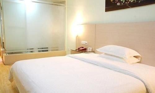 Наньнин: Huangting Business Hotel