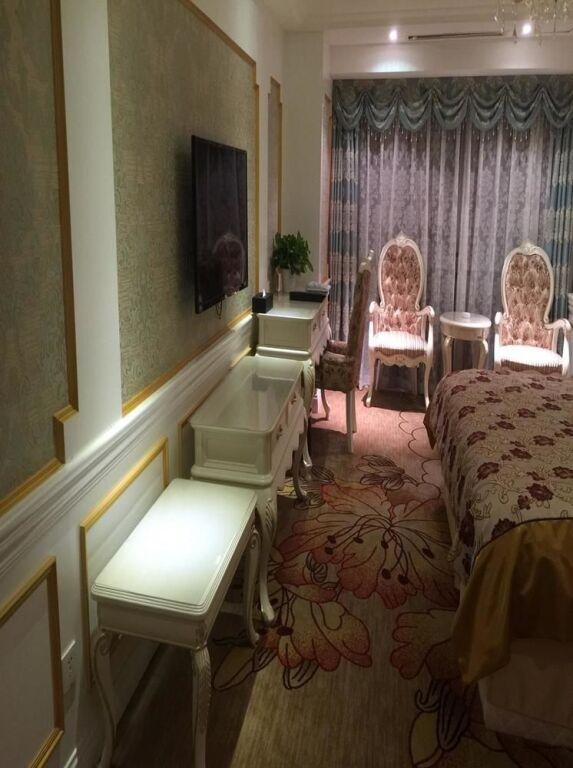 Чэнду: Hawaii Theme Hotel