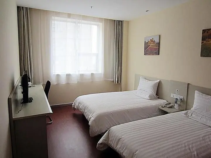 Лянфан: Hanting Hotel
