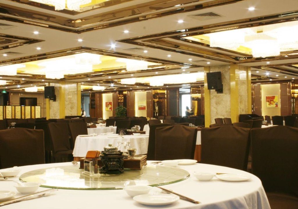 Фошань: Huaxia Newzhongyuan