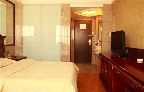 Уху: Wuhu New Supplies Hotel
