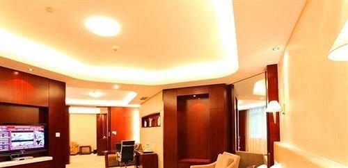 Дунъян: Hengdian World Studios Resort