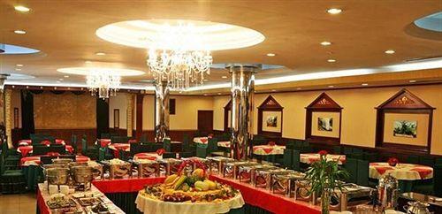 Чжэнчжоу: Fengyuan Hotel - Dengfeng