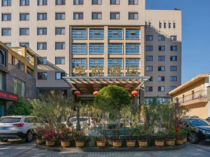 Панжихуа: Xuefu Hotel