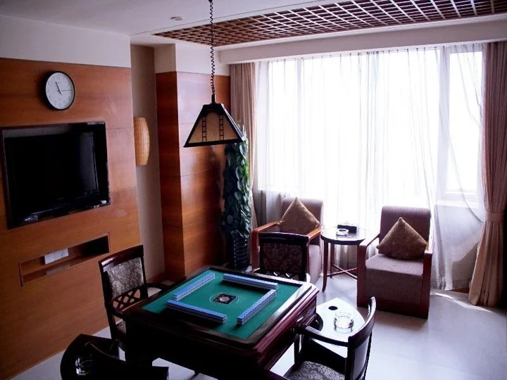 Вэньчжоу: New Joyful Hotel Leqing
