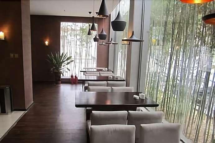 Синьсян: Xinxiang Bowei Style Hotel Peace Road